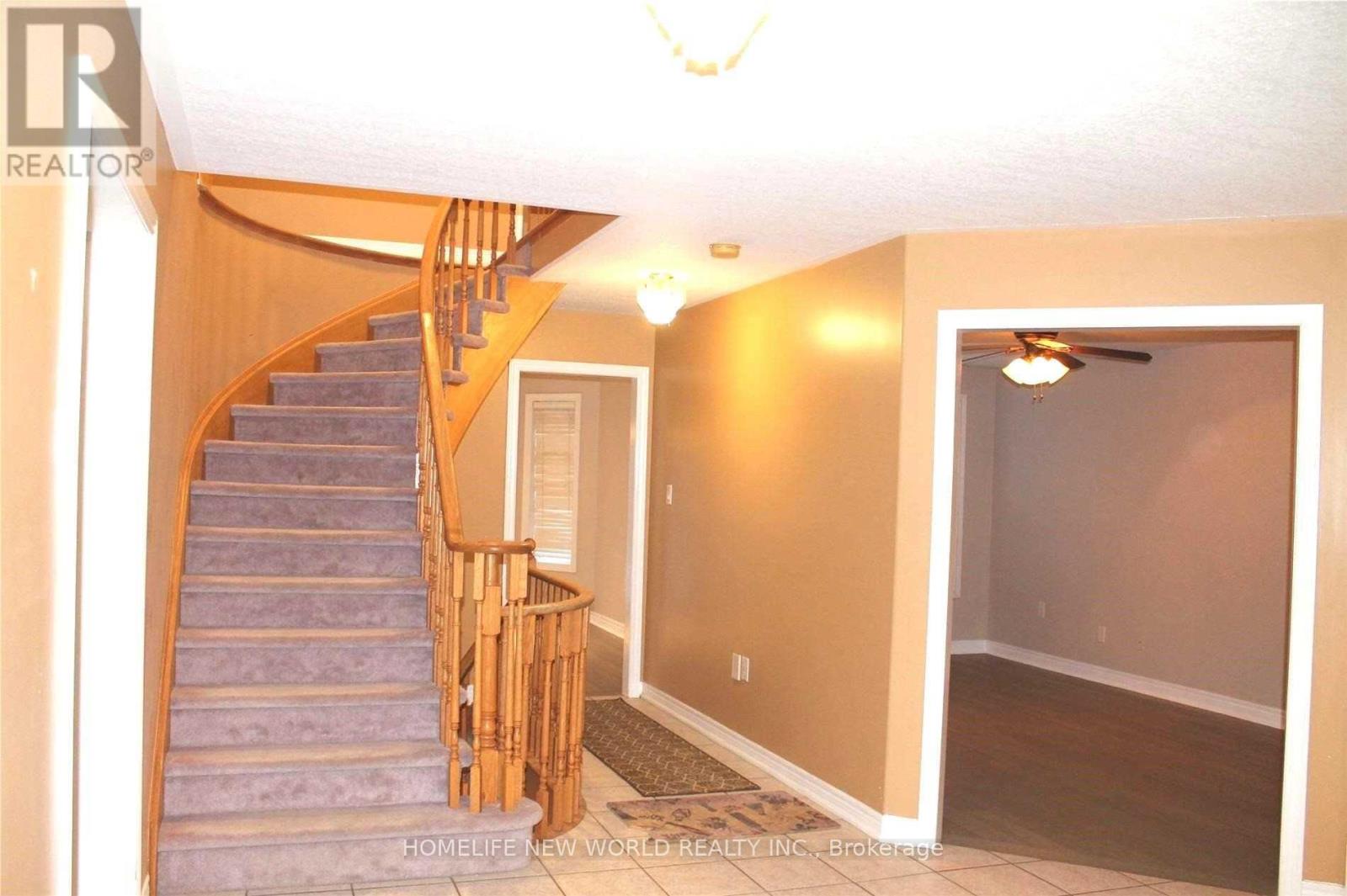 102 Emms Drive, Barrie, Ontario  L4N 8H5 - Photo 2 - S12208727