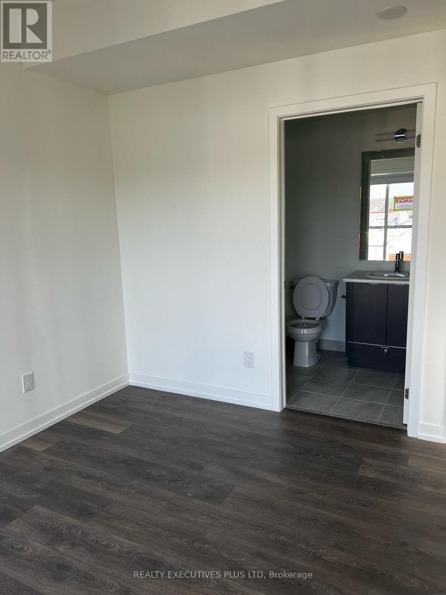 606 - 135 Canon Jackson Drive, Toronto, Ontario  M6M 0C3 - Photo 2 - W12208670