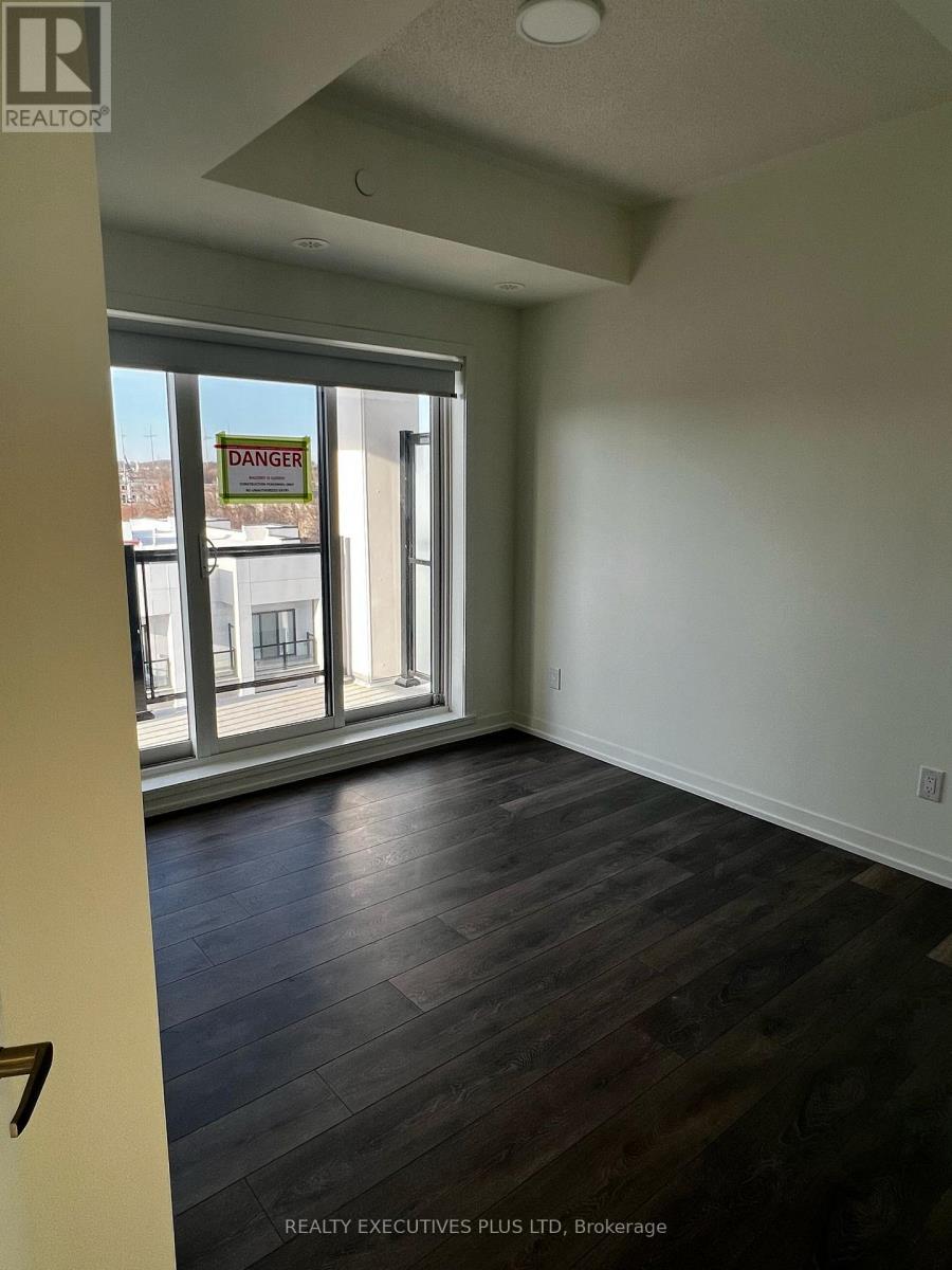 606 - 135 Canon Jackson Drive, Toronto, Ontario  M6M 0C3 - Photo 5 - W12208670