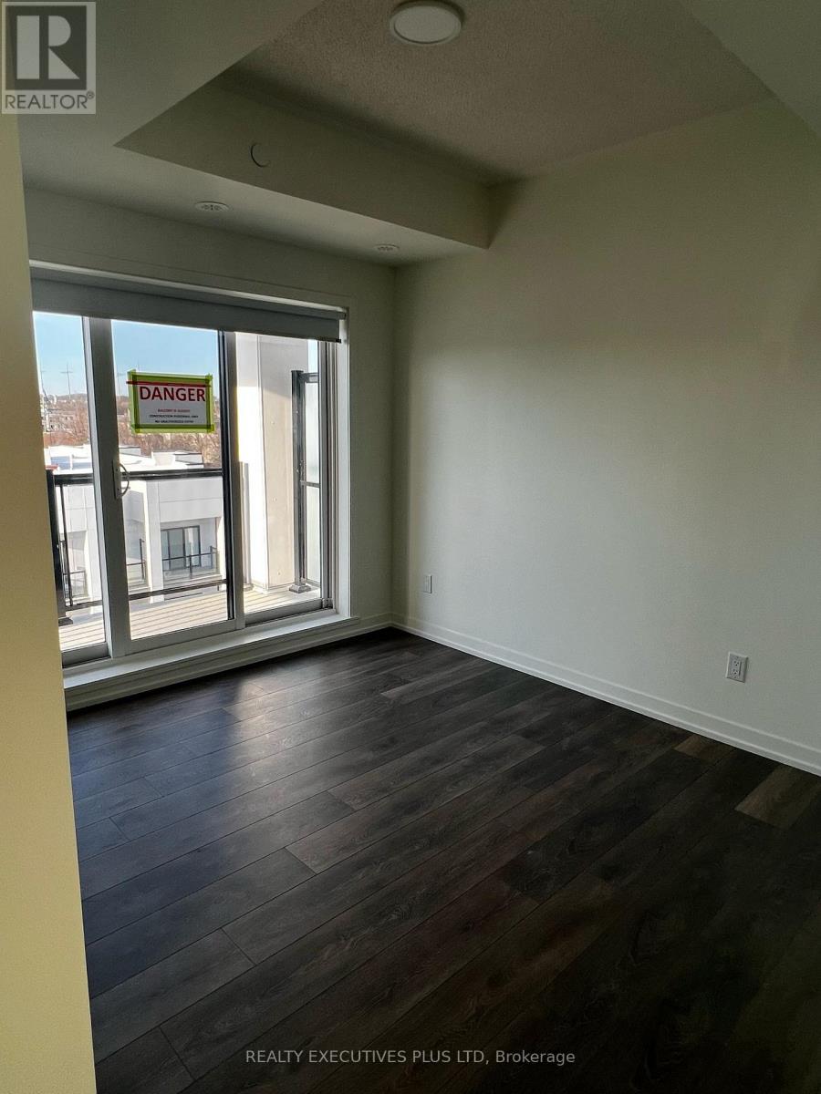 606 - 135 Canon Jackson Drive, Toronto, Ontario  M6M 0C3 - Photo 6 - W12208670