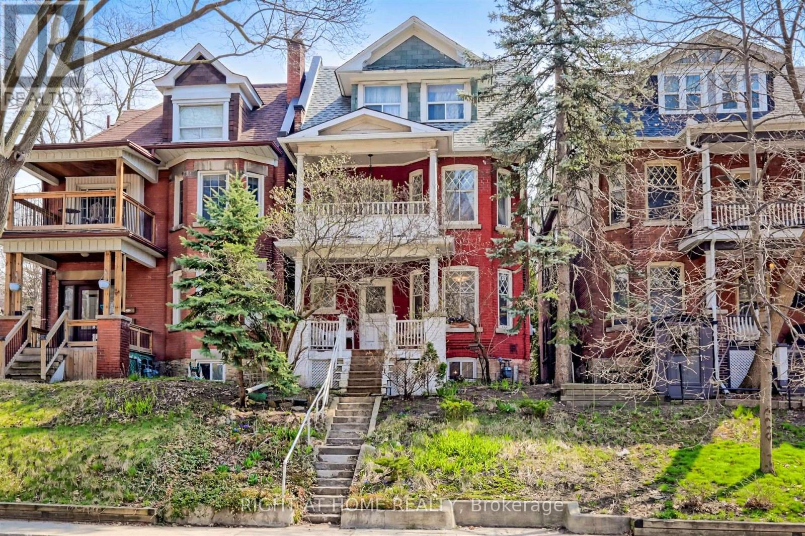SECOND & THIRD FLOOR - 167 PARKSIDE DRIVE, Toronto, Ontario