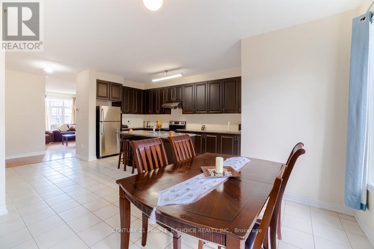 39 Wardenwood Drive, Brampton, Ontario  L6R 3W4 - Photo 19 - W12208702