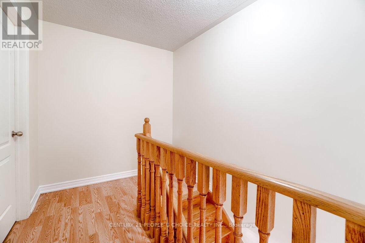 39 Wardenwood Drive, Brampton, Ontario  L6R 3W4 - Photo 23 - W12208702