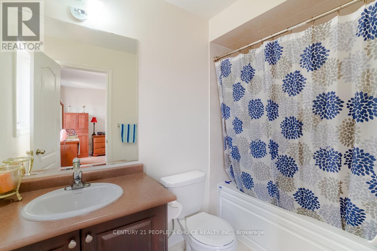39 Wardenwood Drive, Brampton, Ontario  L6R 3W4 - Photo 27 - W12208702