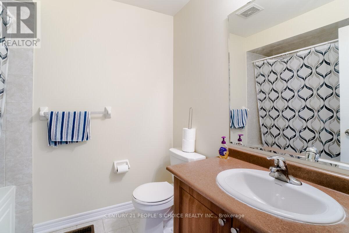 39 Wardenwood Drive, Brampton, Ontario  L6R 3W4 - Photo 32 - W12208702
