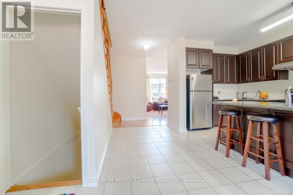 39 Wardenwood Drive, Brampton, Ontario  L6R 3W4 - Photo 33 - W12208702