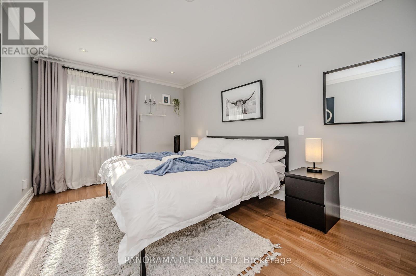 Main - 12 Arkley Crescent, Toronto, Ontario  M9R 3S3 - Photo 12 - W12208712