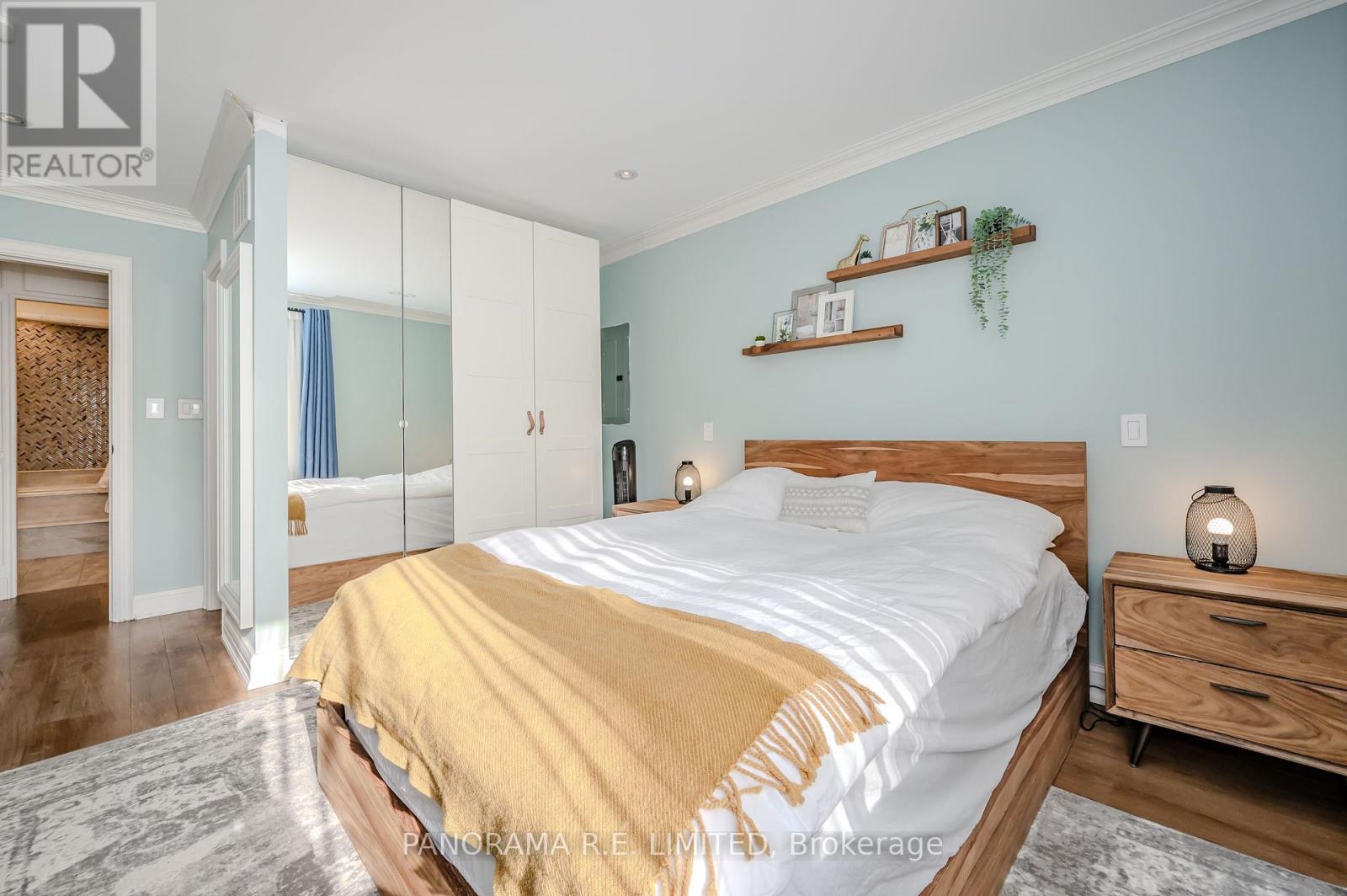 Main - 12 Arkley Crescent, Toronto, Ontario  M9R 3S3 - Photo 9 - W12208712