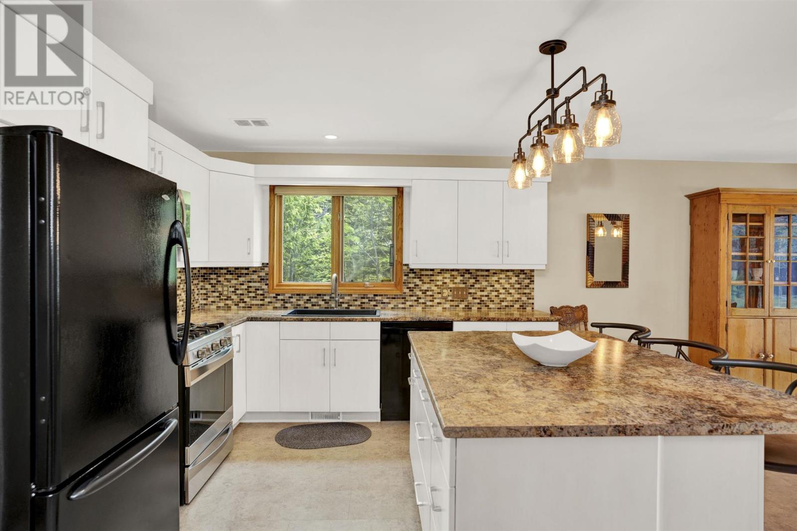 2061 Sunnyside Beach, Thunder Bay, Ontario  P7A 4K4 - Photo 20 - TB251568