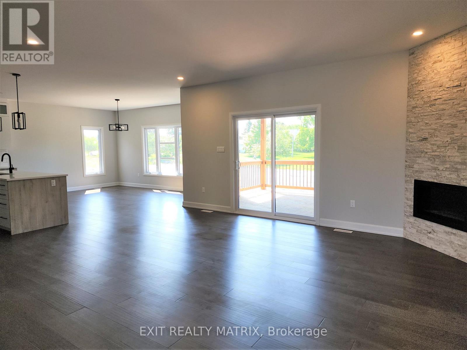 33 Whitetail Avenue, South Stormont, Ontario  K0C 1P0 - Photo 5 - X12208751