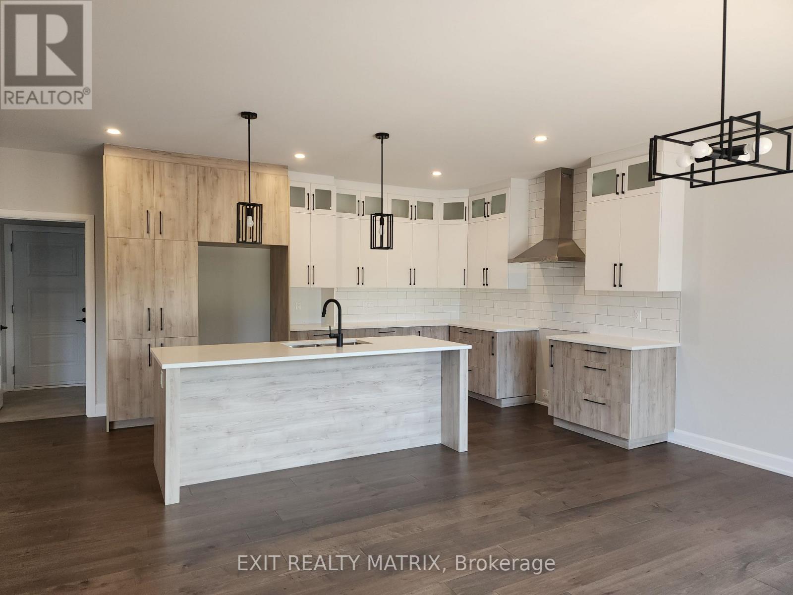 33 Whitetail Avenue, South Stormont, Ontario  K0C 1P0 - Photo 9 - X12208751