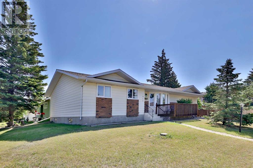 3911 57 Street, Camrose, Alberta  T4V 3H6 - Photo 3 - A2229124