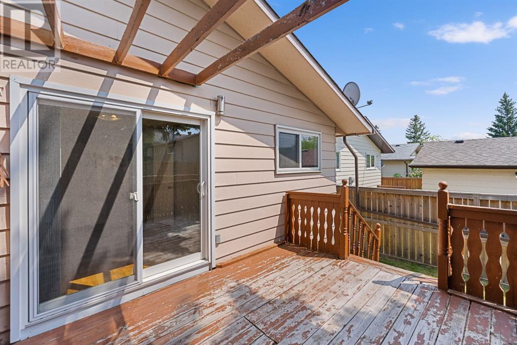 107 Beacham Way Nw, Calgary, Alberta  T3K 1R9 - Photo 17 - A2228761