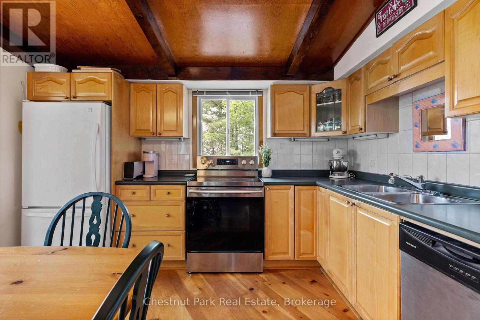 4 Mallard Lane, Lake Of Bays, Ontario  P0B 1A0 - Photo 13 - X12208755