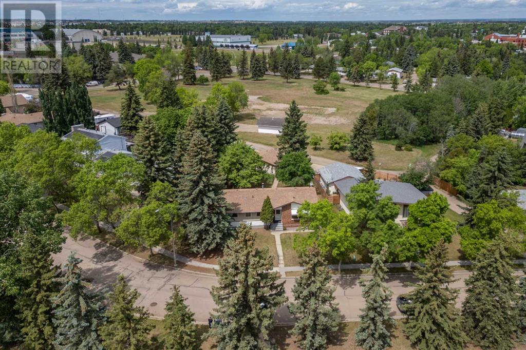 5204 43 Avenue, Camrose, Alberta  T4V 0A2 - Photo 14 - A2227332