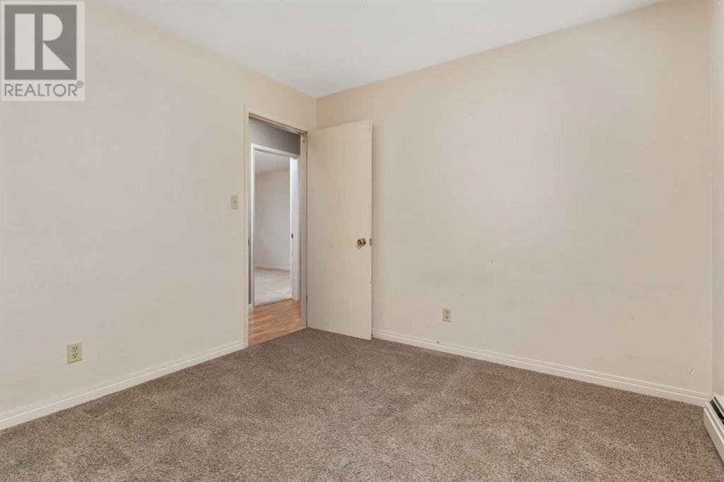 5204 43 Avenue, Camrose, Alberta  T4V 0A2 - Photo 15 - A2227332