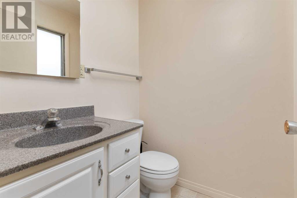 5204 43 Avenue, Camrose, Alberta  T4V 0A2 - Photo 20 - A2227332