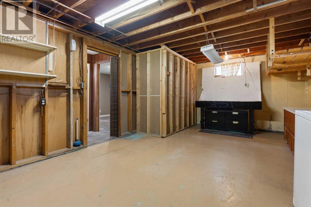 5204 43 Avenue, Camrose, Alberta  T4V 0A2 - Photo 31 - A2227332