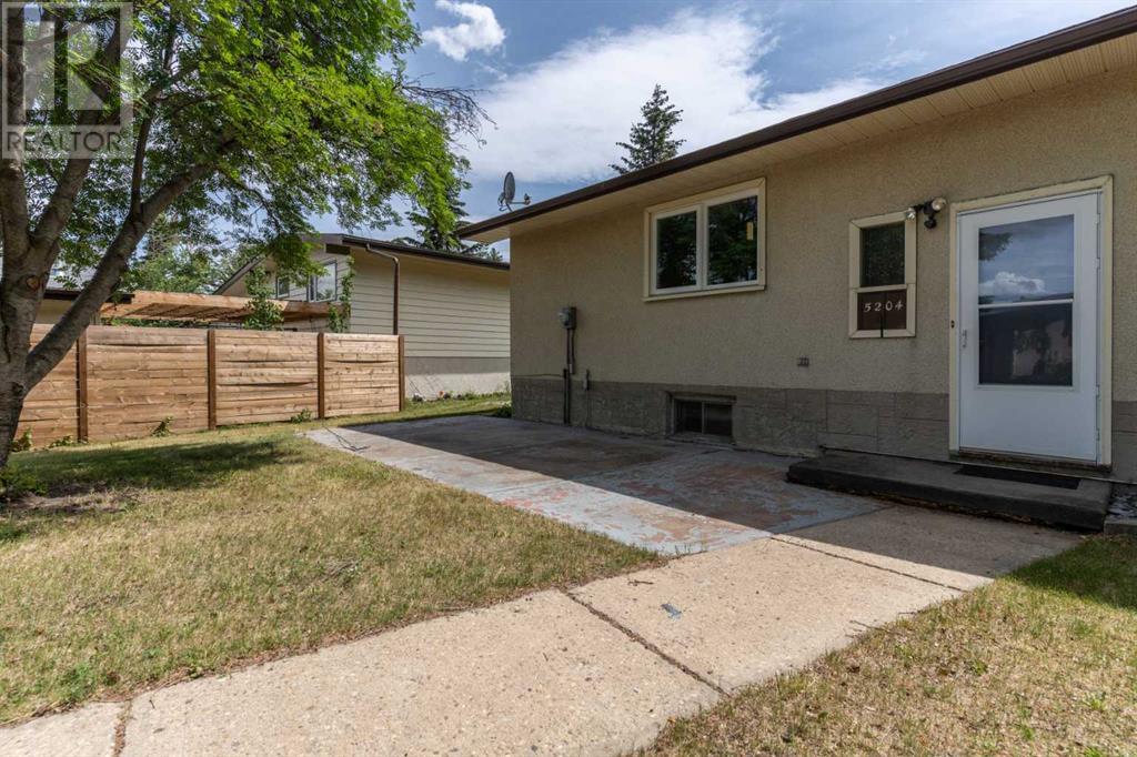 5204 43 Avenue, Camrose, Alberta  T4V 0A2 - Photo 33 - A2227332
