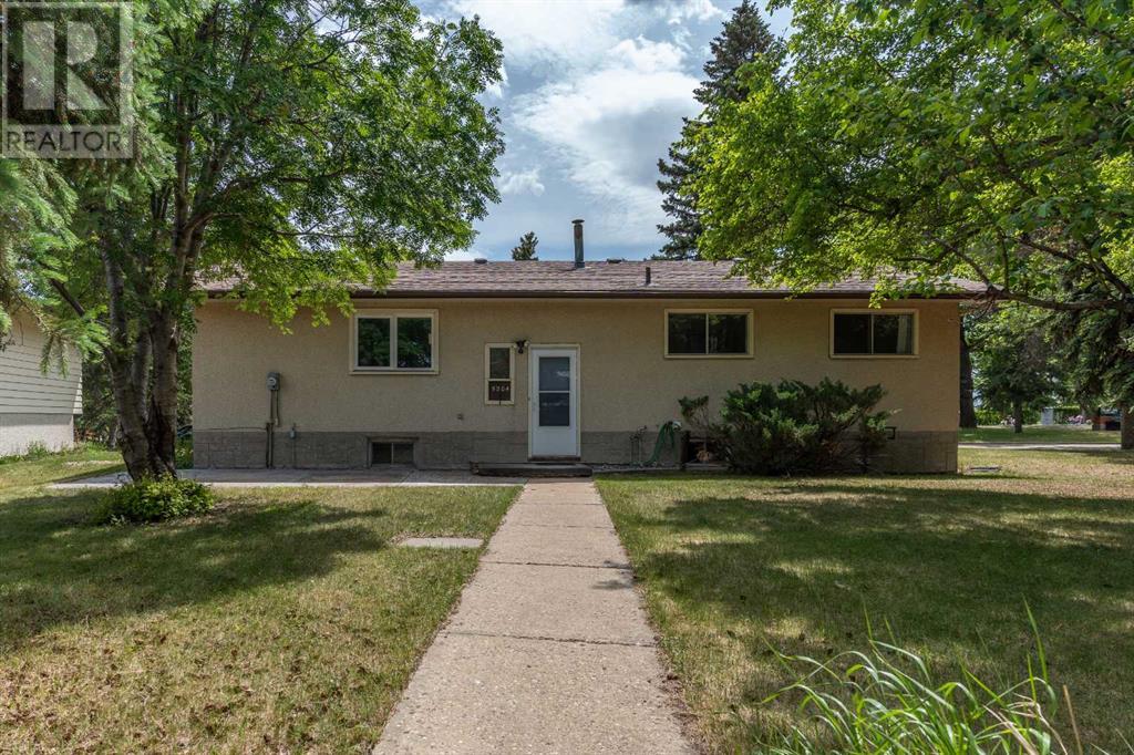 5204 43 Avenue, Camrose, Alberta  T4V 0A2 - Photo 34 - A2227332