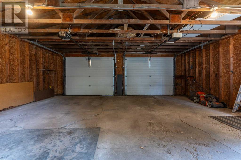 5204 43 Avenue, Camrose, Alberta  T4V 0A2 - Photo 36 - A2227332