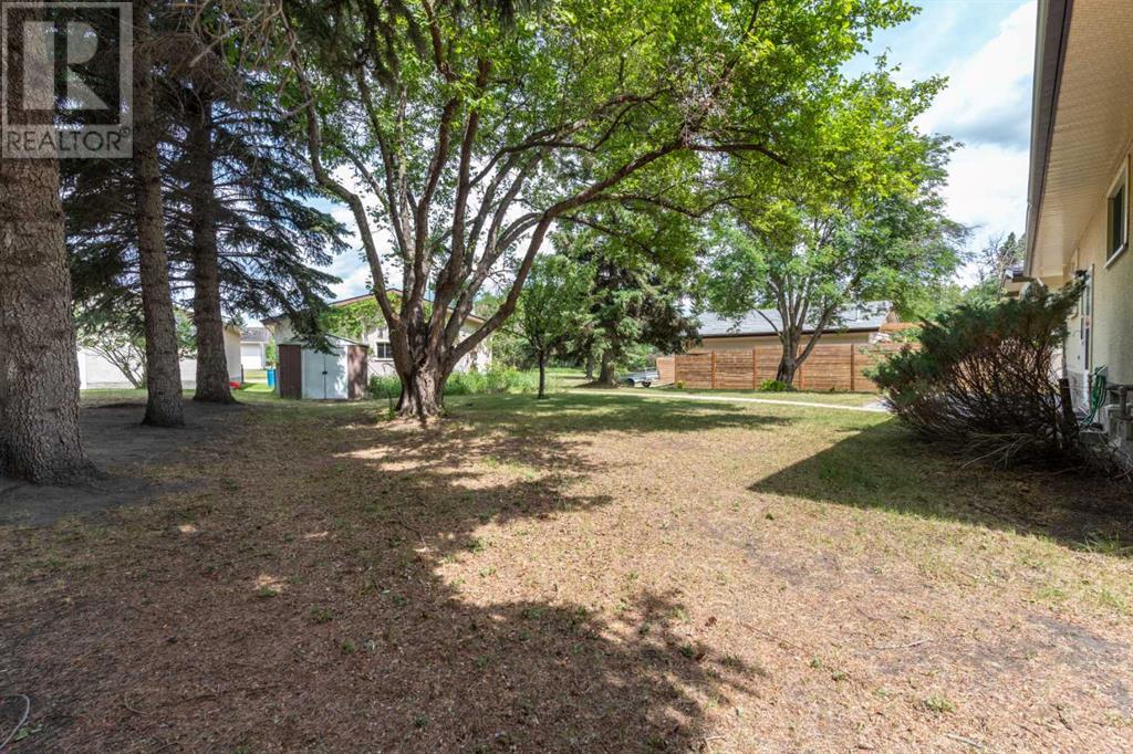5204 43 Avenue, Camrose, Alberta  T4V 0A2 - Photo 40 - A2227332
