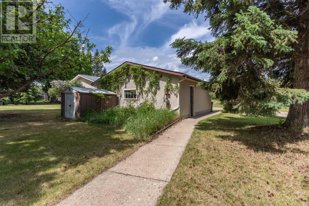 5204 43 Avenue, Camrose, Alberta  T4V 0A2 - Photo 41 - A2227332