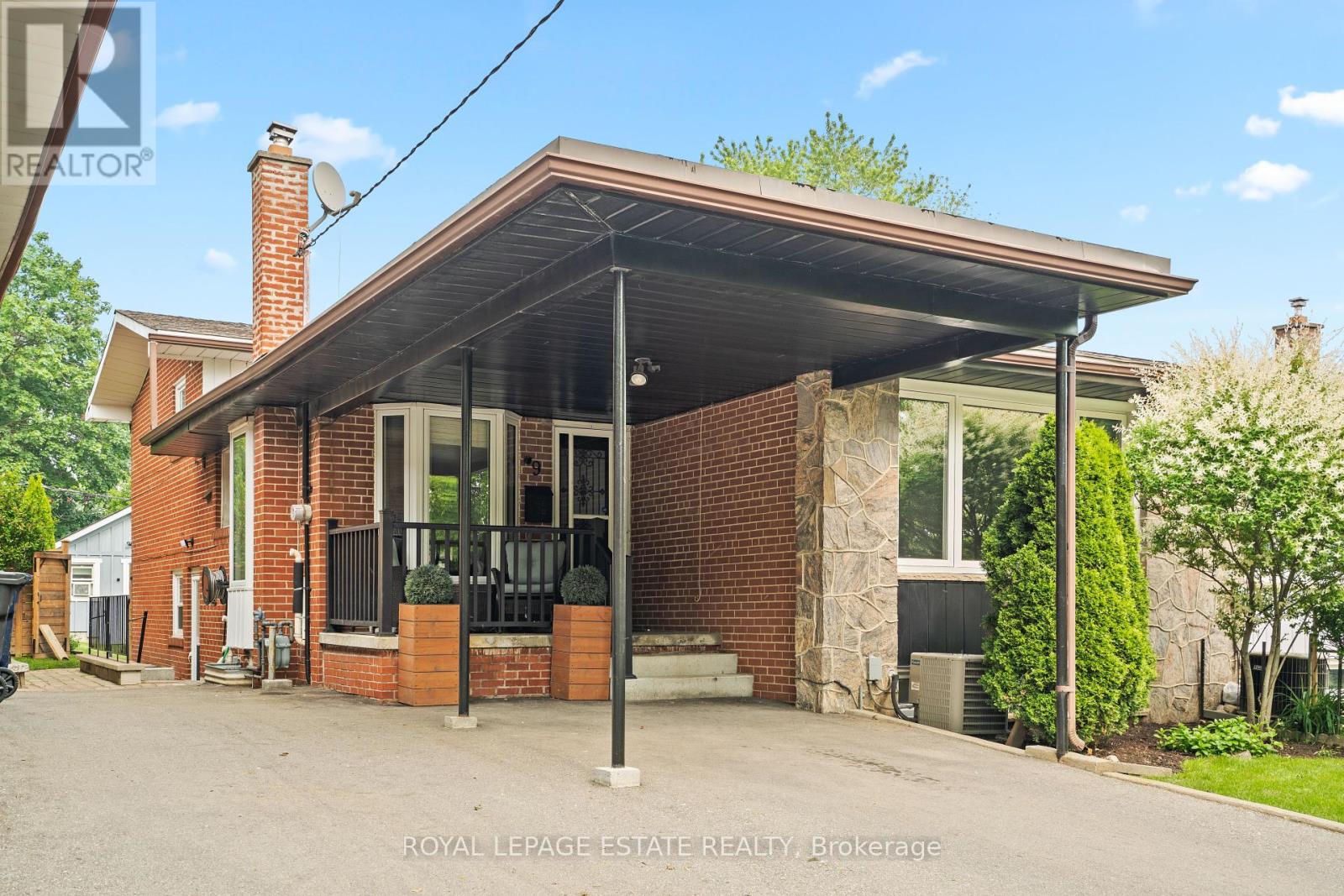 9 Dixington Crescent, Toronto, Ontario  M9P 2K3 - Photo 1 - W12206836