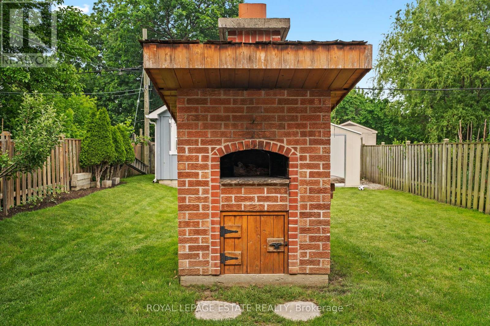 9 Dixington Crescent, Toronto, Ontario  M9P 2K3 - Photo 26 - W12206836