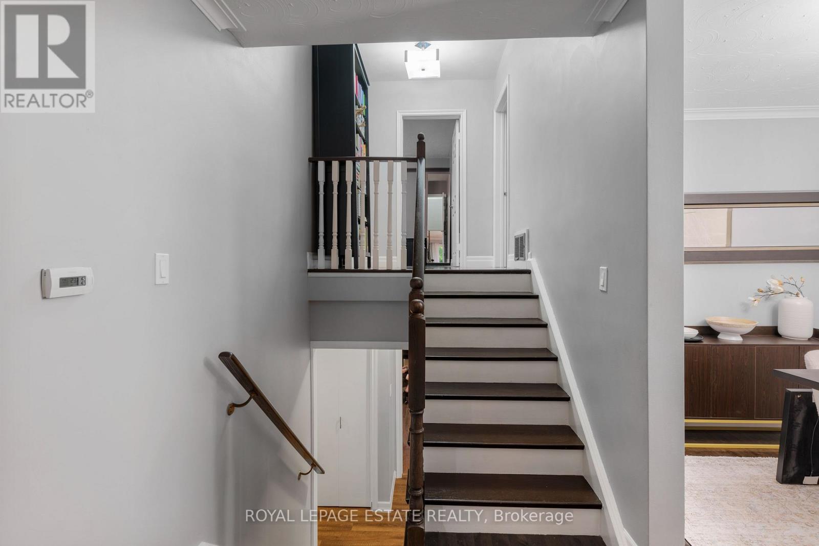 9 Dixington Crescent, Toronto, Ontario  M9P 2K3 - Photo 13 - W12206836