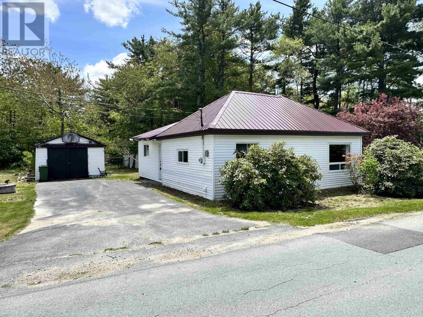 83 Glenwood Street, Milton, Nova Scotia  B0T 1P0 - Photo 1 - 202428173