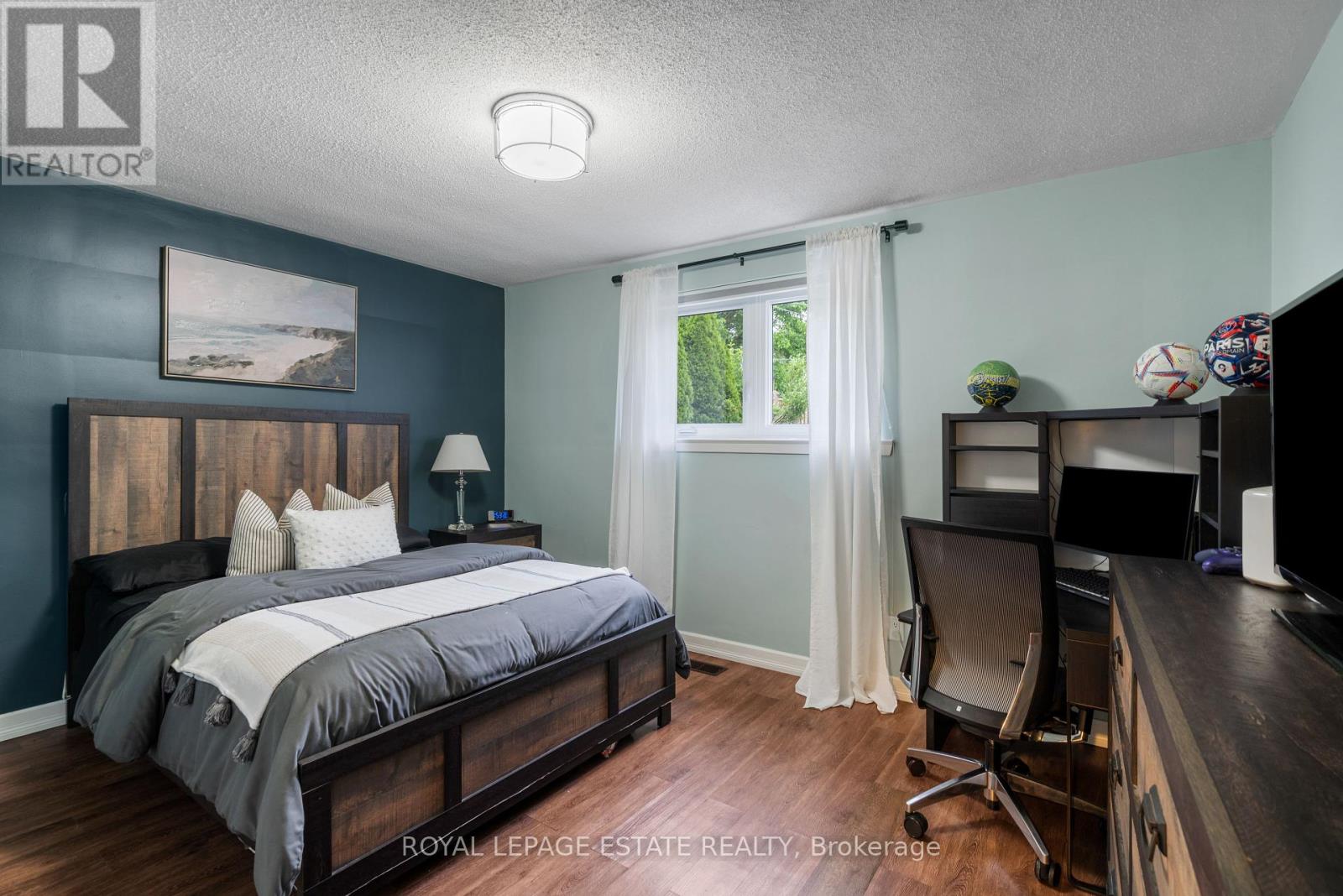 9 Dixington Crescent, Toronto, Ontario  M9P 2K3 - Photo 19 - W12206836