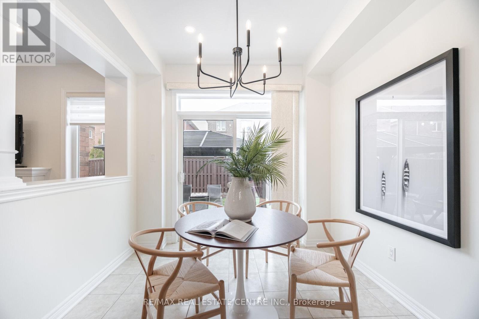 Upper Floor Only - 36 Callalily Road, Brampton (Northwest Sandalwood Parkway), Ontario  L7A 0M2 - Photo 15 - W12208618