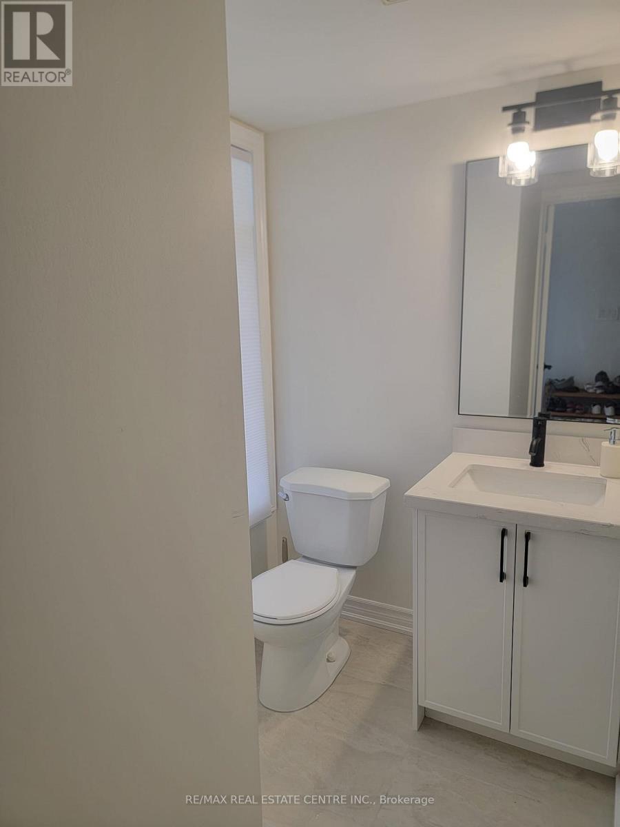 Upper Floor Only - 36 Callalily Road, Brampton (Northwest Sandalwood Parkway), Ontario  L7A 0M2 - Photo 5 - W12208618