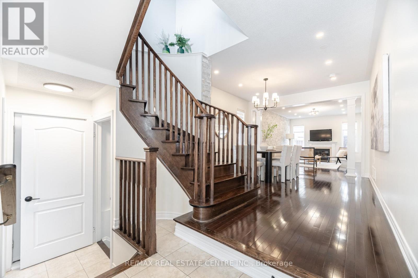 Upper Floor Only - 36 Callalily Road, Brampton (Northwest Sandalwood Parkway), Ontario  L7A 0M2 - Photo 8 - W12208618