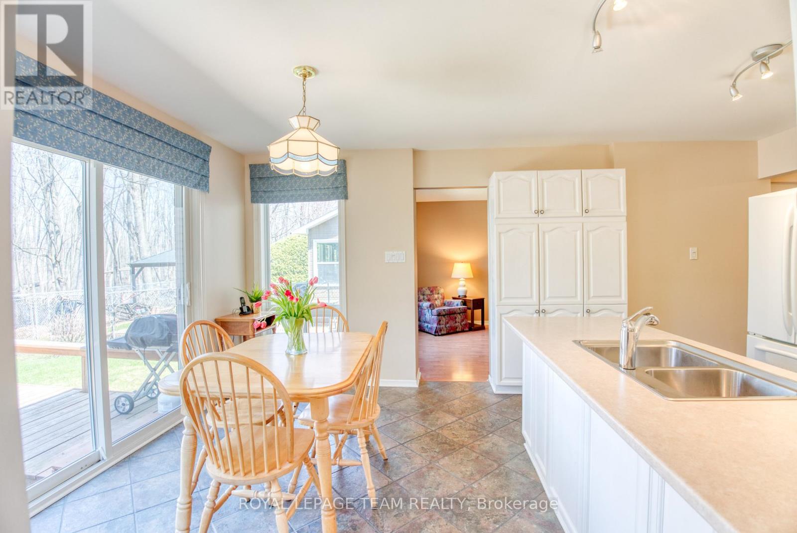 69 Shetland Way, Ottawa, Ontario  K2M 1S8 - Photo 14 - X12104768
