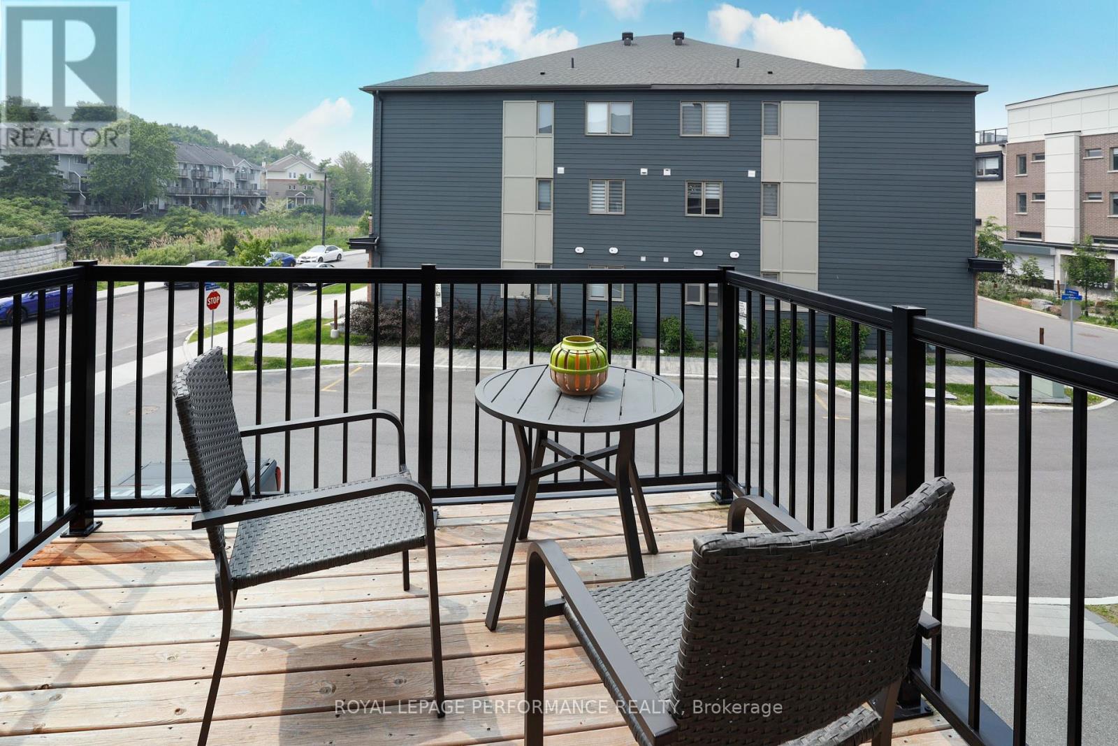 827 Kiniw Private, Ottawa, Ontario  K1K 5A3 - Photo 16 - X12206790