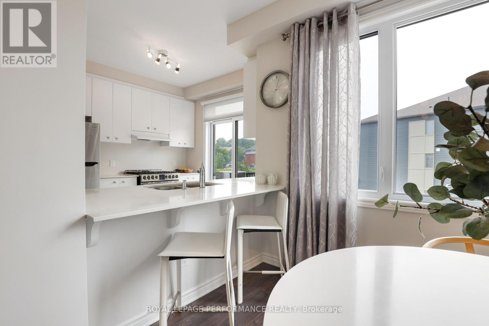 827 Kiniw Private, Ottawa, Ontario  K1K 5A3 - Photo 11 - X12206790