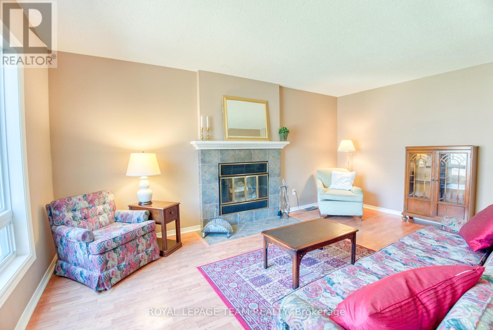 69 Shetland Way, Ottawa, Ontario  K2M 1S8 - Photo 8 - X12104768