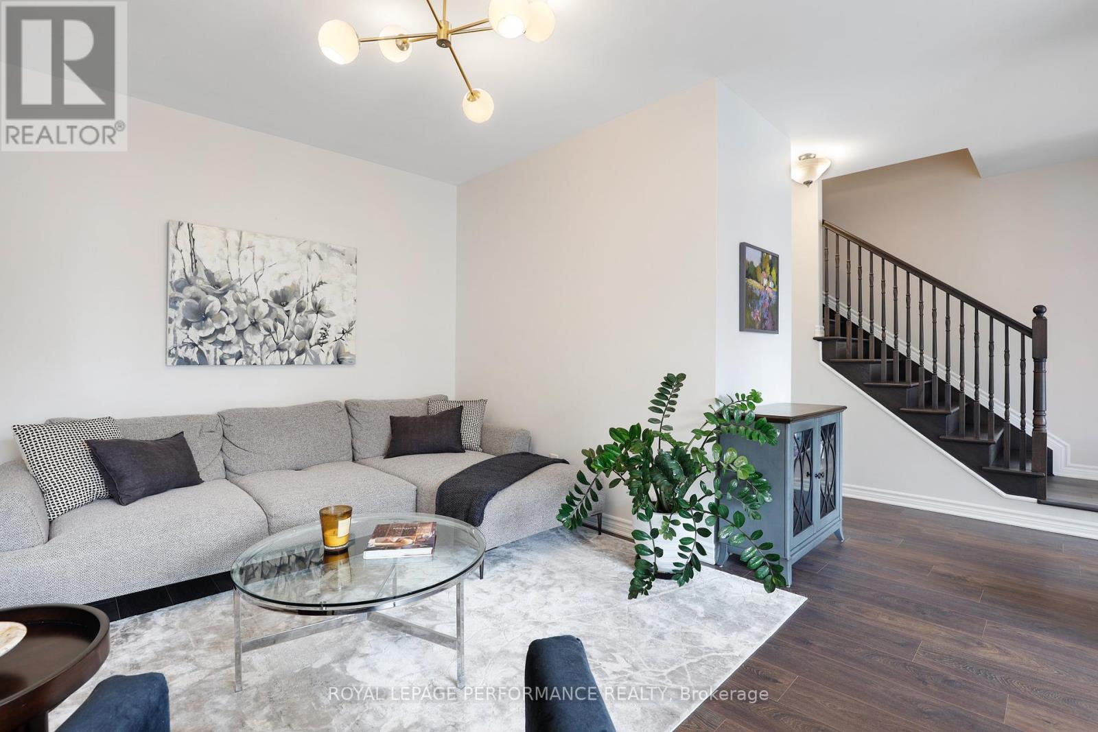 827 Kiniw Private, Ottawa, Ontario  K1K 5A3 - Photo 8 - X12206790