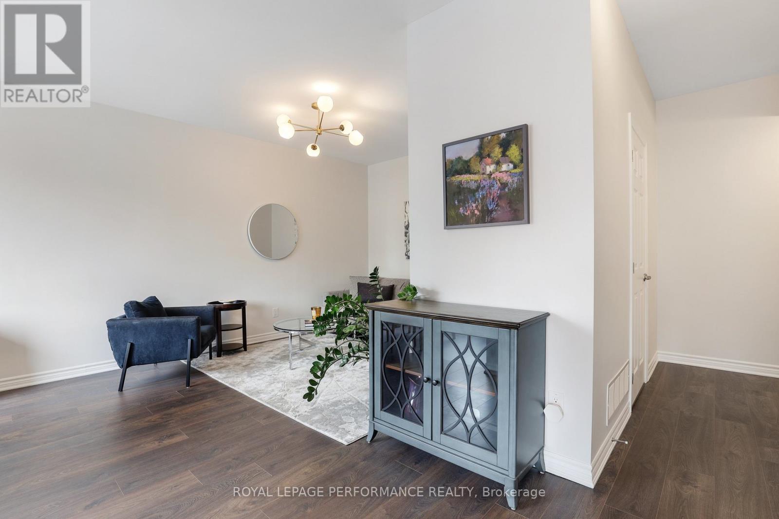 827 Kiniw Private, Ottawa, Ontario  K1K 5A3 - Photo 7 - X12206790