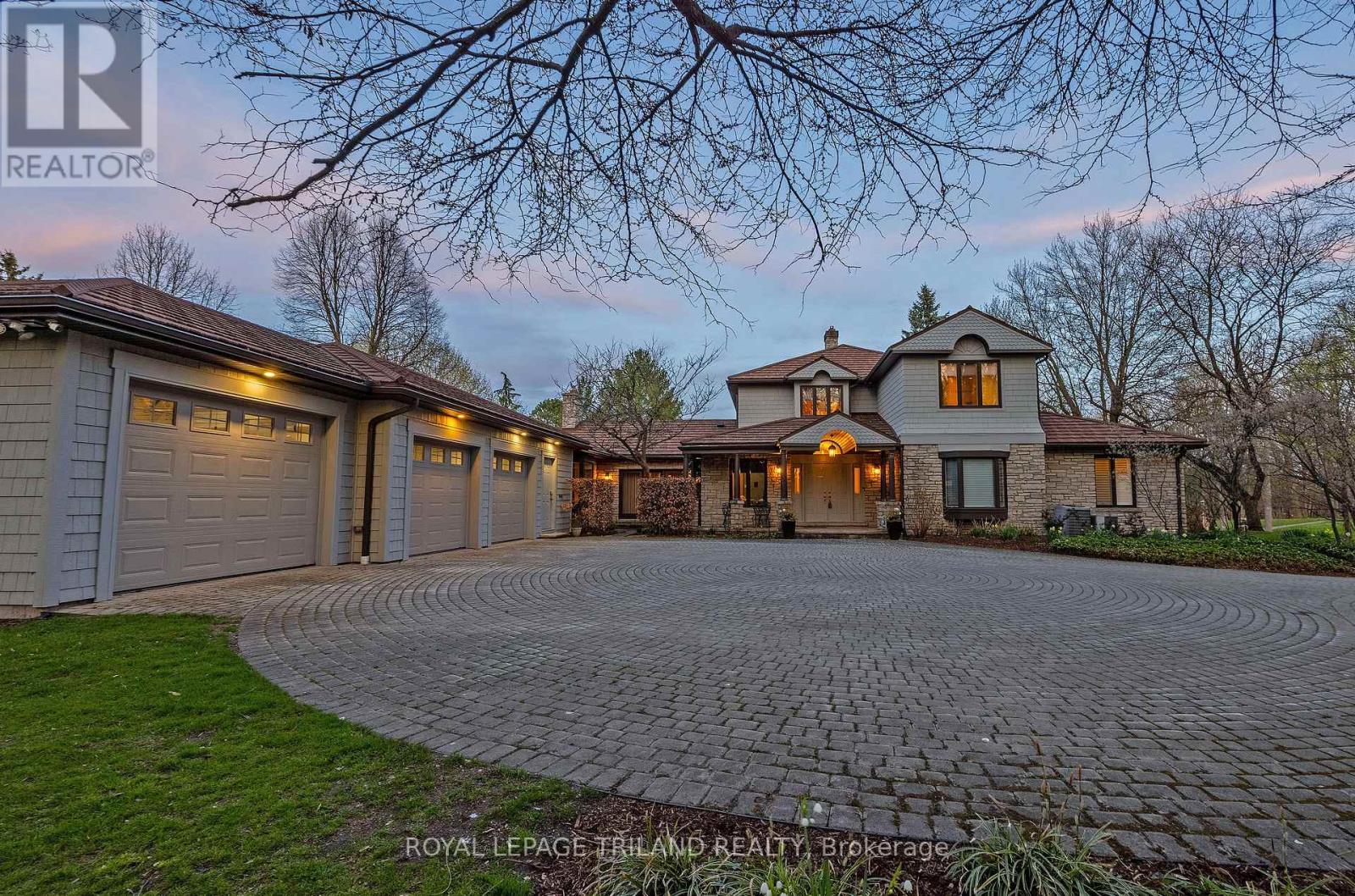 3 Old Oak Lane
