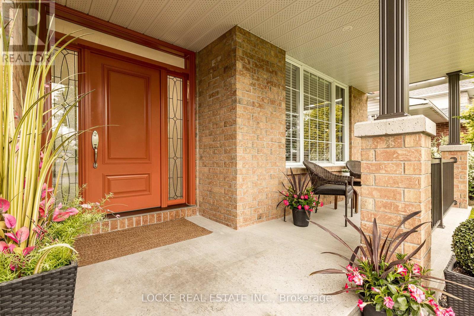 5845 Gladewoods Place, Ottawa, Ontario  K1W 1G6 - Photo 4 - X12208811