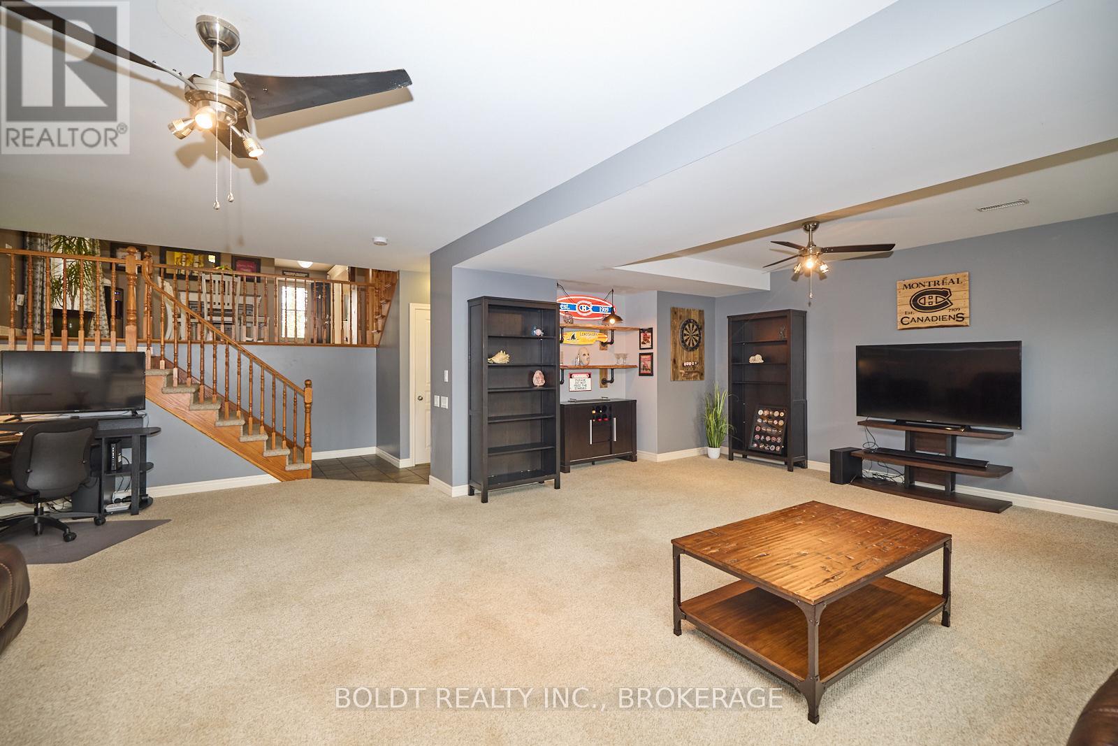 54 Briarwood Drive, St. Catharines, Ontario  L2S 4A6 - Photo 17 - X12208783