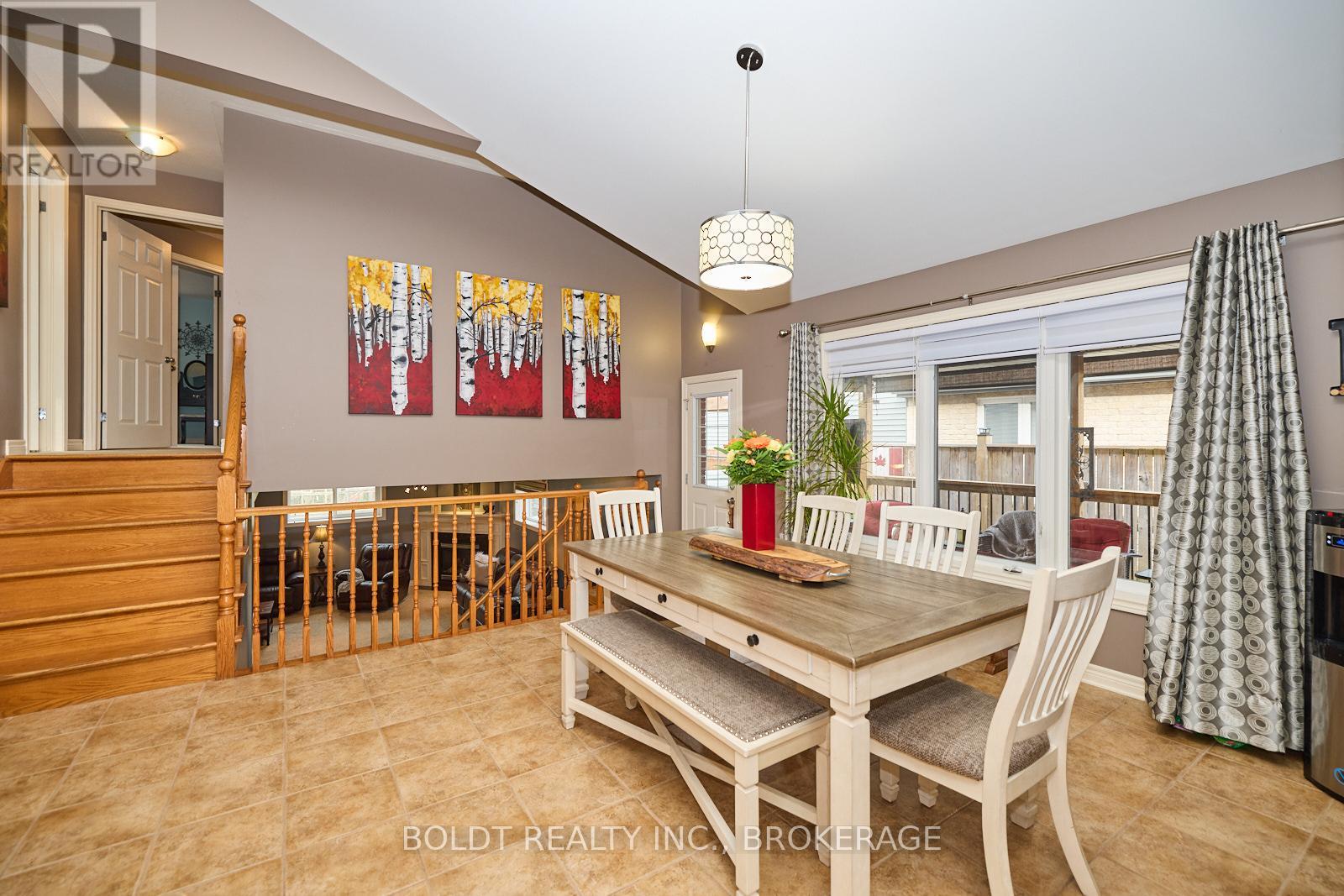 54 Briarwood Drive, St. Catharines, Ontario  L2S 4A6 - Photo 9 - X12208783