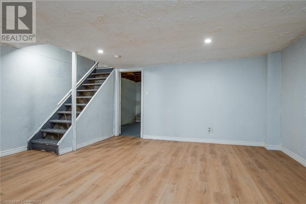 144 Jansen Avenue Unit# 2, Kitchener, Ontario N2A 2L7 - Photo 41 - 40739414