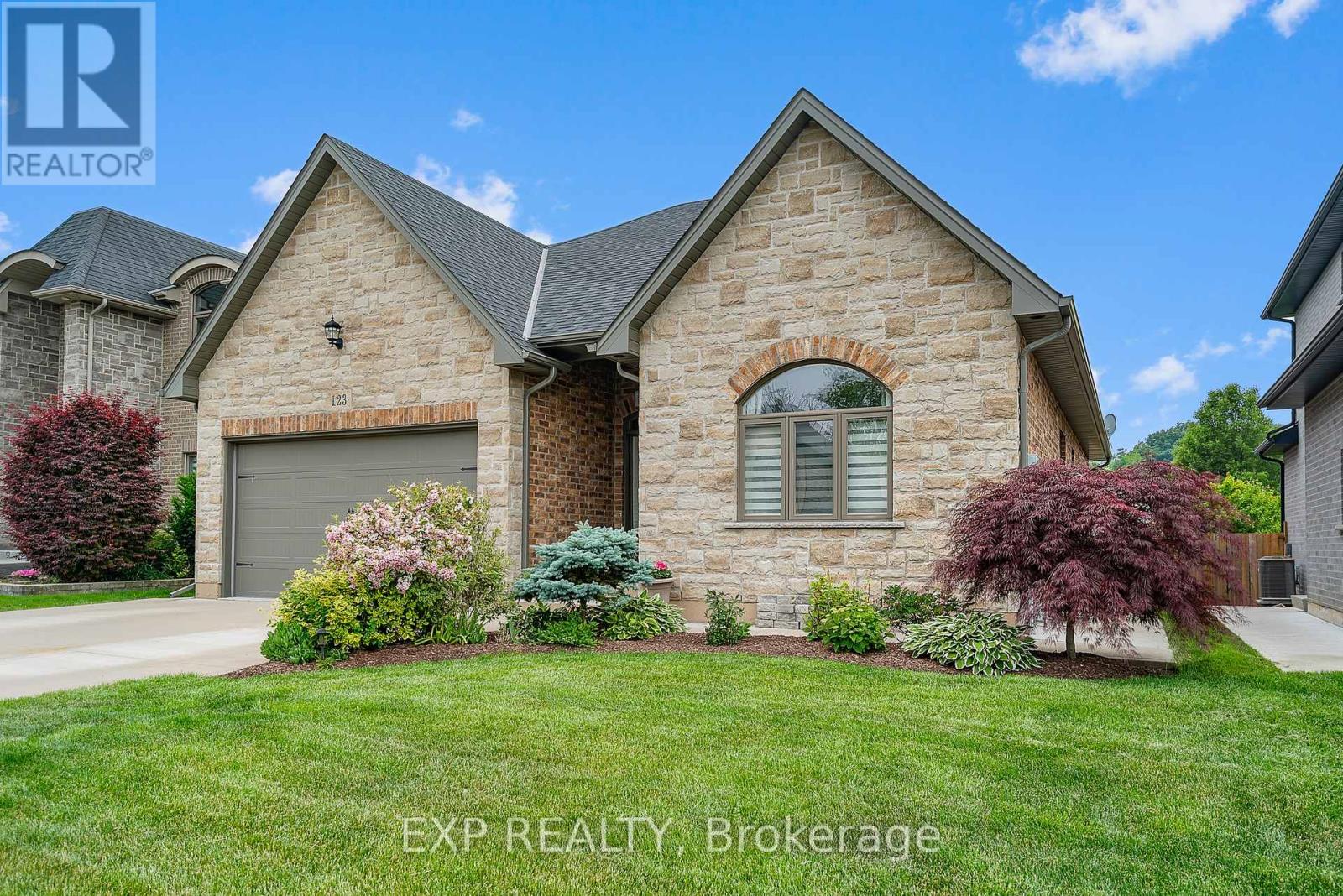 Property at 123 FOREST RIDGE COURT image 1