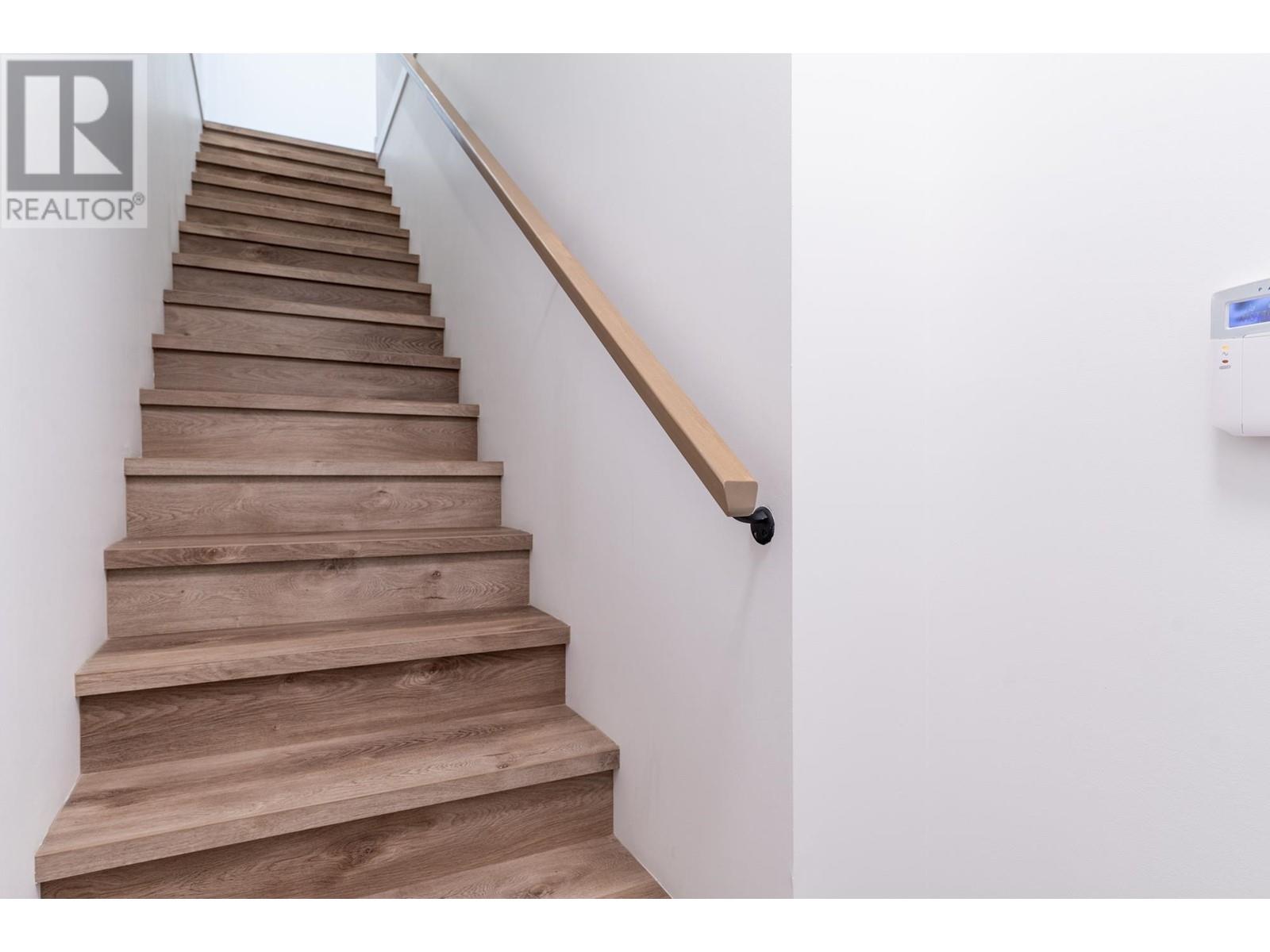 5118 Chambers Street, Vancouver, British Columbia  V5R 0L2 - Photo 5 - R3012739