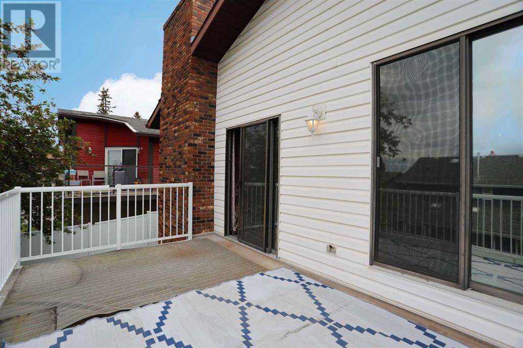 8 Edgeland Bay Nw, Calgary, Alberta  T3A 2Y7 - Photo 12 - A2227583