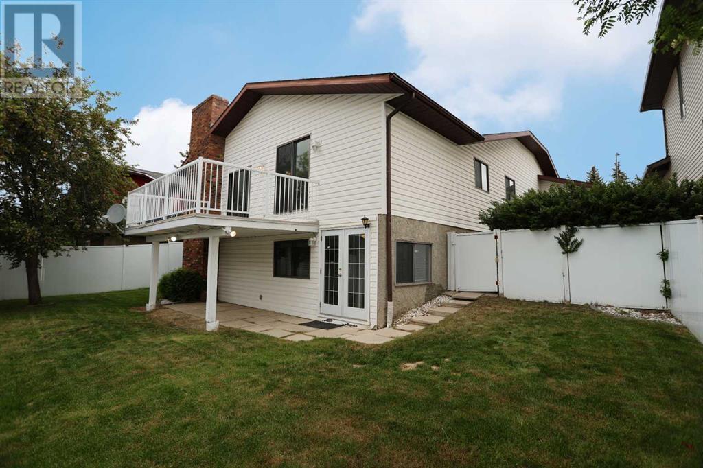 8 Edgeland Bay Nw, Calgary, Alberta  T3A 2Y7 - Photo 4 - A2227583